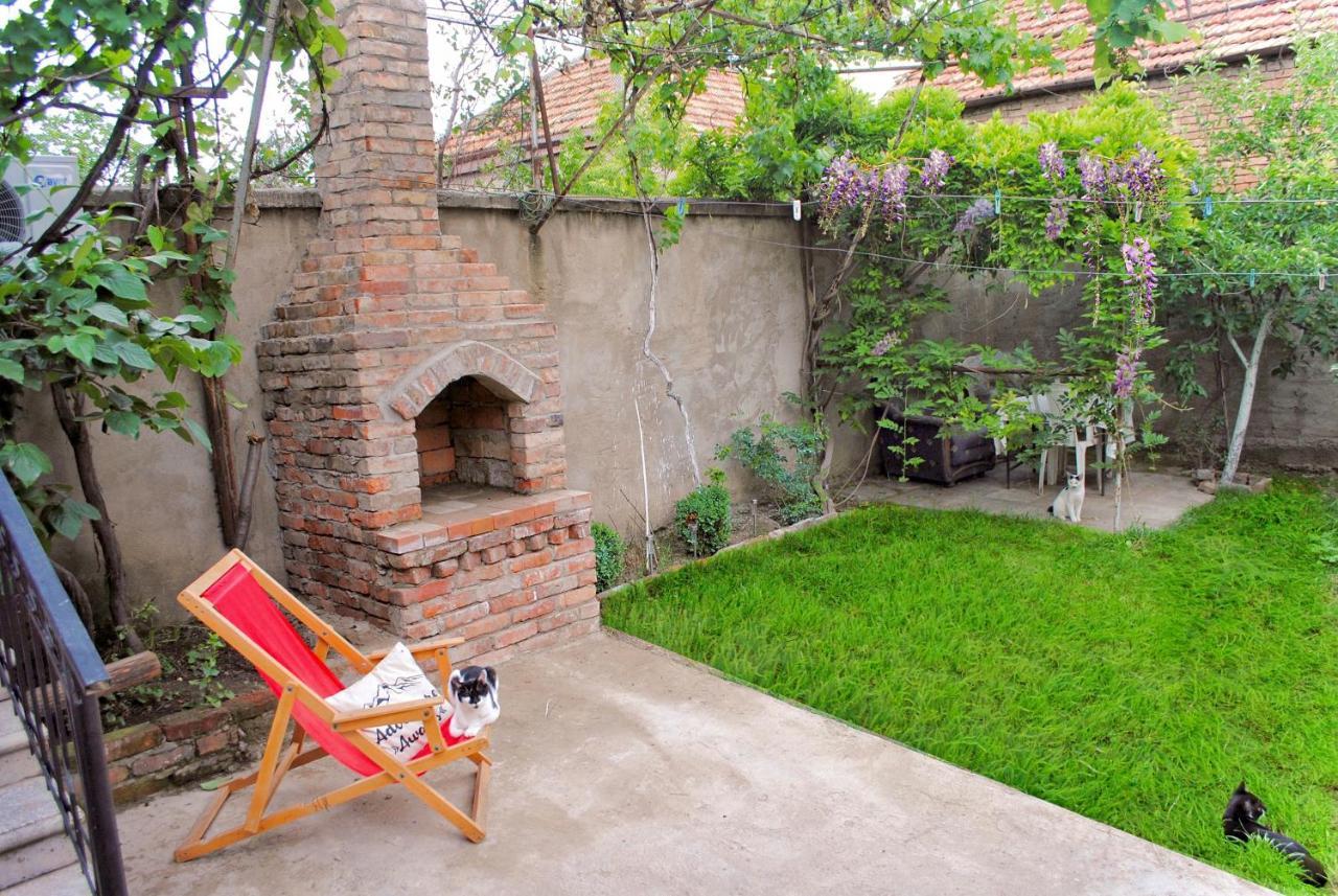 Big Three Apartments In Avlabari, Old 트빌리시 외부 사진